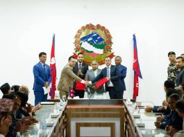 प्रधानमन्त्री कार्कीलगायतको रोहवरमा एनआरएनए केसी र श्रेष्ठको समूहबीच एकता घोषणा।