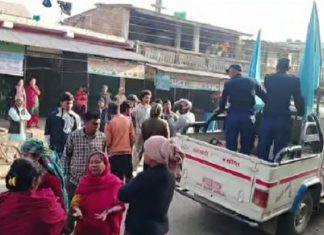 सल्यानमा रास्वपाको चुनावी प्रचारप्रसारमा हिँडेको जीपबाट बियर, रक्सी र चामल बरामद।