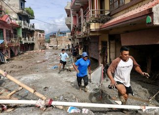 नेपालमा आएको बाढीमा कुल ४ हजार ६५ जना नागरिक अझै बेपत्ता भएको विवरण सार्वजनिक।